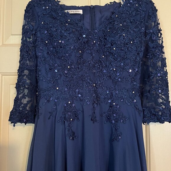 Mother of the Bride Dress - Picture 2 of 3